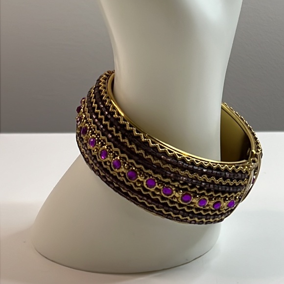 90s Vintage Purple Gold Tone Jeweled Rhinestone Beaded Bracelet with Spring - Picture 3 of 15